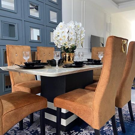 Cheerfull3 Bedroom Townhouse Terrace カンパング・デンキル エクステリア 写真